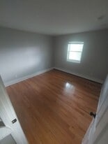 Building Photo - 400 Olive St