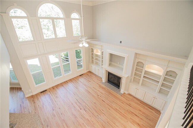 Building Photo - 4012 Erin Dr