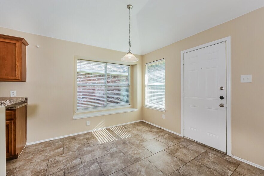 Building Photo - 7312 Sierra Way