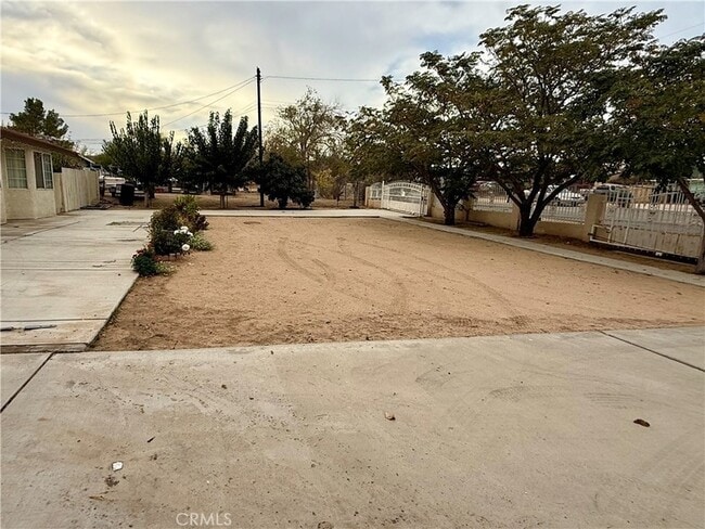 Building Photo - 18693 Albany St