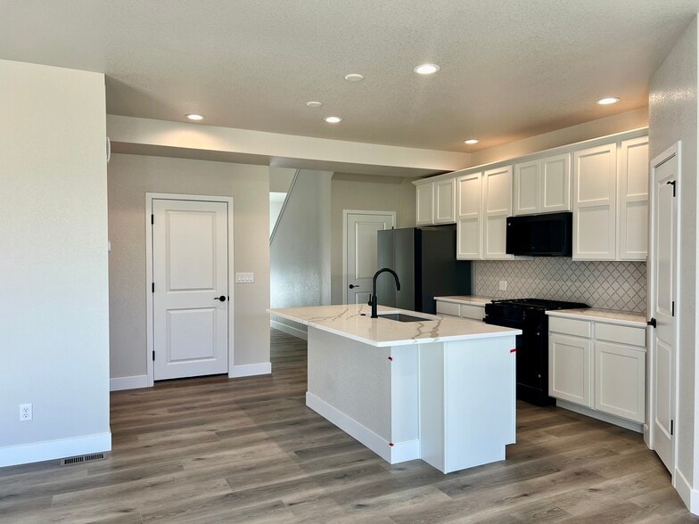 Building Photo - 4705 Whistler Dr