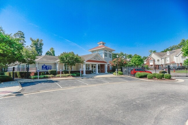 Building Photo - Riverside  Condo-RARE-Ready Jan 26