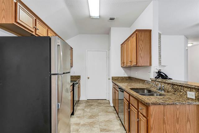 Building Photo - 721 Somerset Dr
