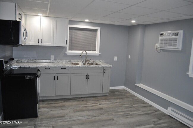 Building Photo - 25 Lizzy Ln