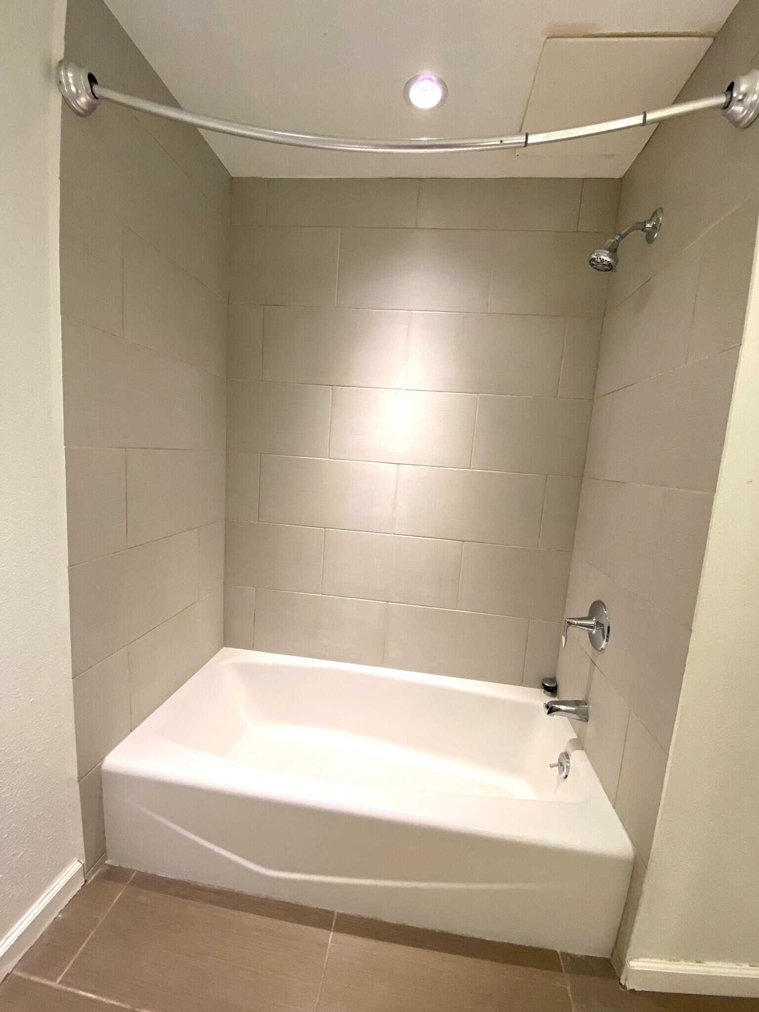 Building Photo - 411 Park Ave