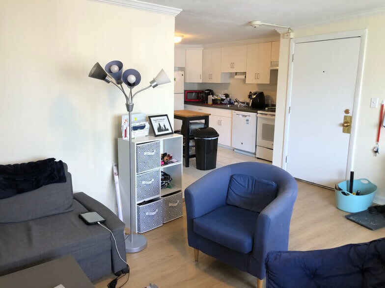 Building Photo - 14 Westford St