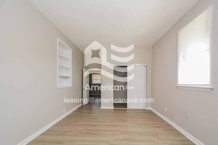Building Photo - 185 Sandclay Dr