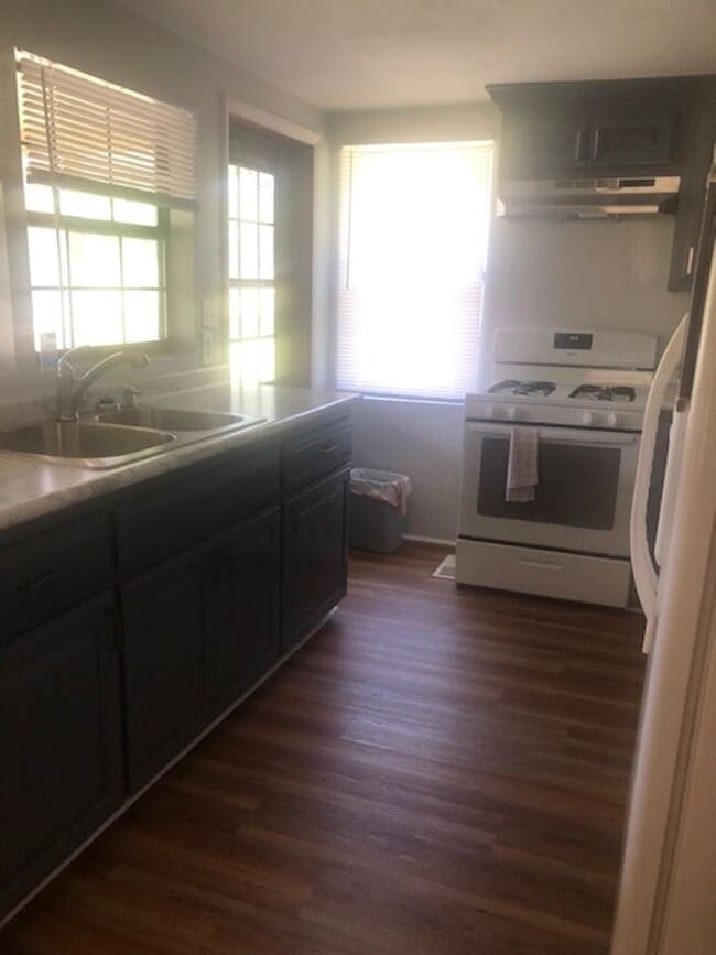 Building Photo - 2 Bedroom 1 Bath House