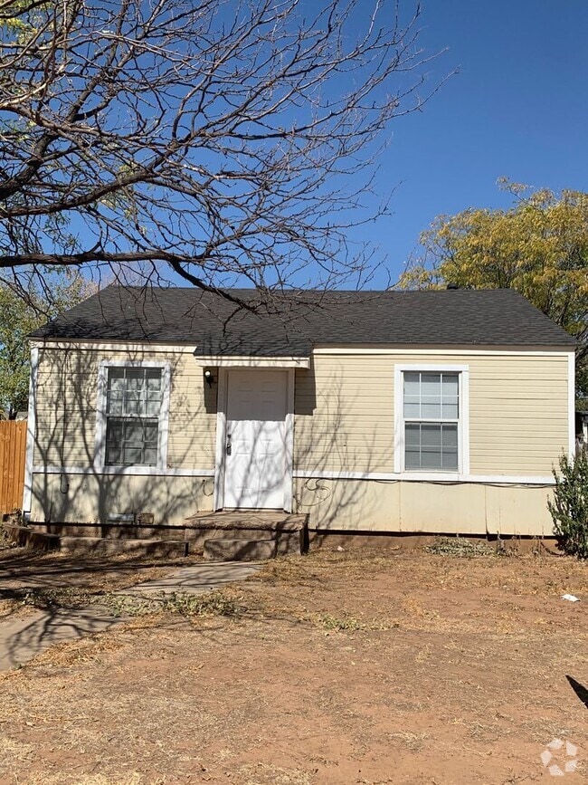 Building Photo - Super cute 2 bedroom in North Lubbock