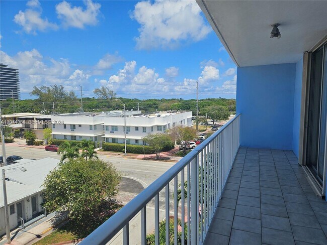 Building Photo - 8340 Harding Ave