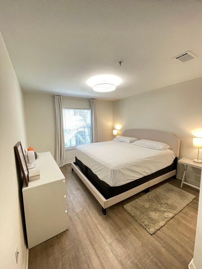 Building Photo - 3591 Kernan Blvd S