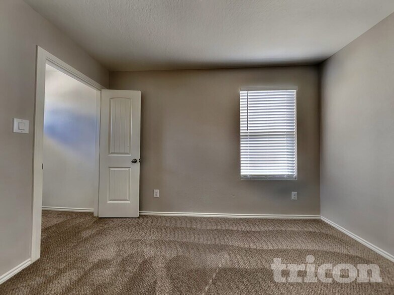 Building Photo - 8406 Chalk Hill Cove