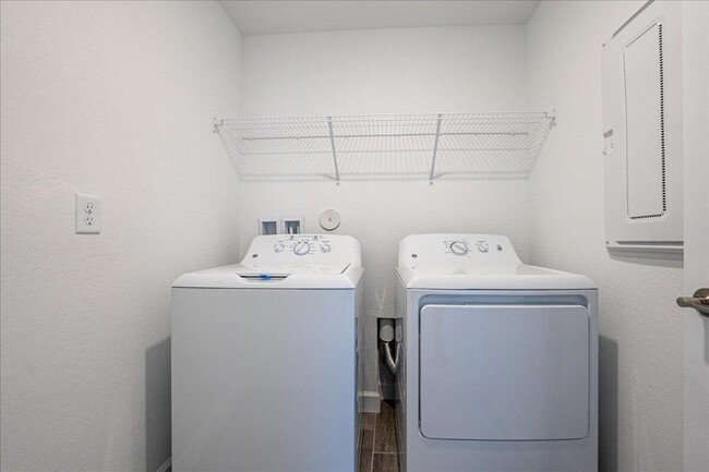 Building Photo - 6354 Windwood Wy