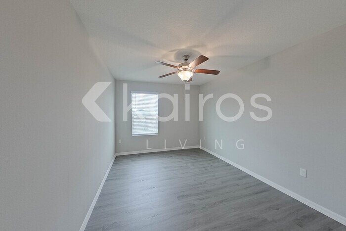 Building Photo - 8670 SW 43rd Ter