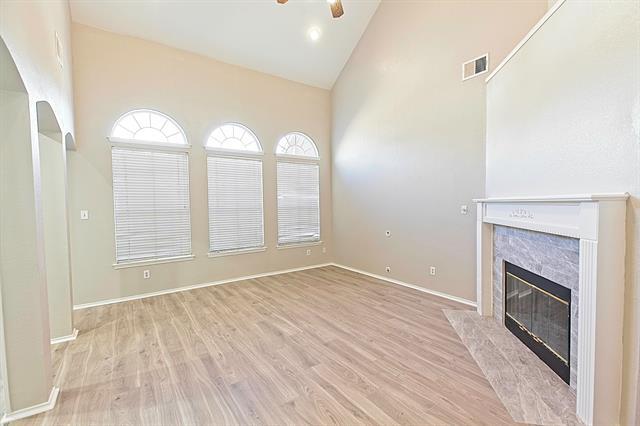 Building Photo - 2405 Hopkins Dr