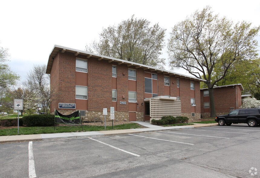 Corinth Gardens Prairie Village, KS Apartment Finder