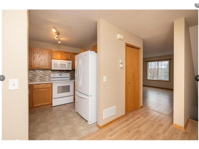 Building Photo - 16331 Timber Crest Dr SE