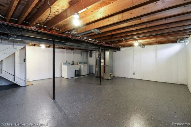 Building Photo - 44543 Savery Dr