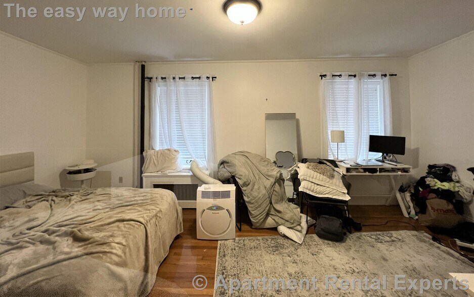 Building Photo - 852 Massachusetts Ave