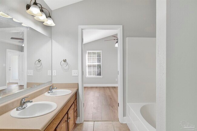 Building Photo - 5837 Creek Station Dr