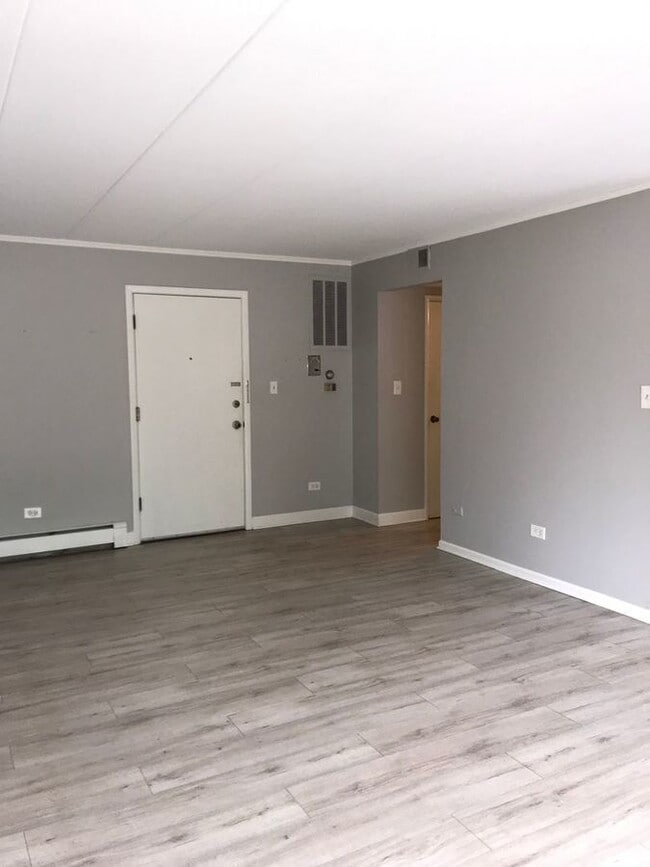 Building Photo - 9735 S Cicero Ave