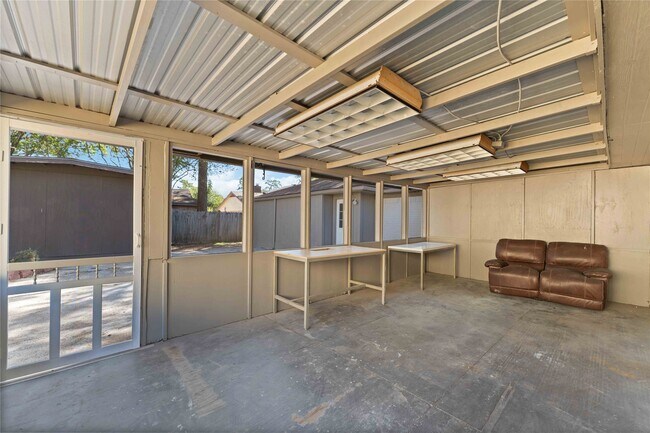 Building Photo - 23122 Whispering Willow Dr