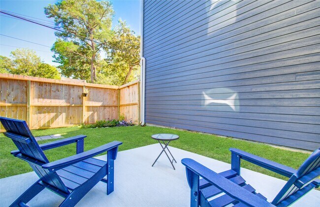 Building Photo - 901 Lehman St