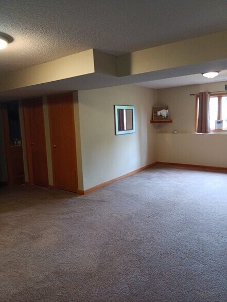 Building Photo - 4806 Helmo Ave N