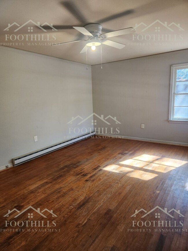 Building Photo - 414-416 Jeb Stuart Ave