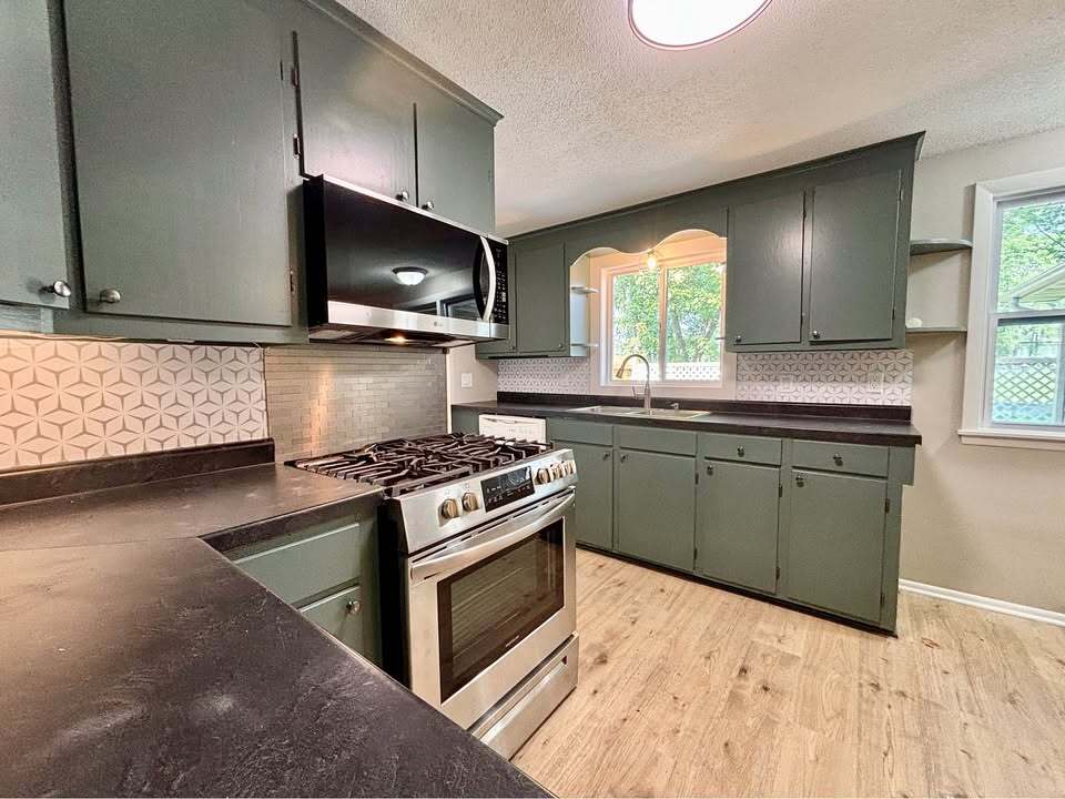 Building Photo - 730 Vernon Ave NW