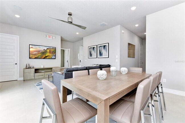 Building Photo - 7740 Sandy Ridge Dr