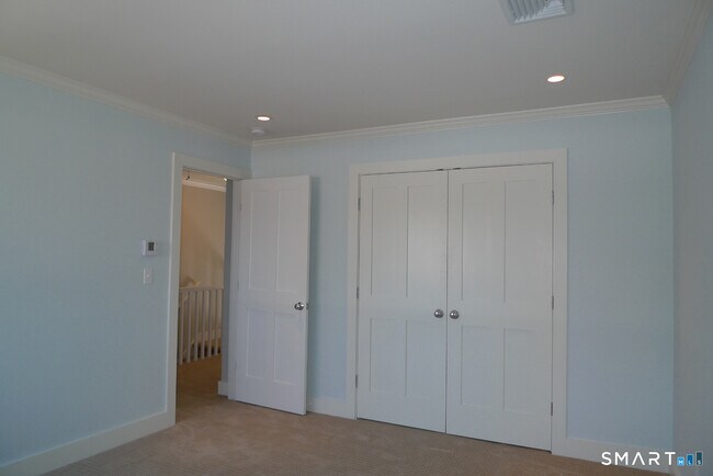 Building Photo - 342 Heritage Vlg
