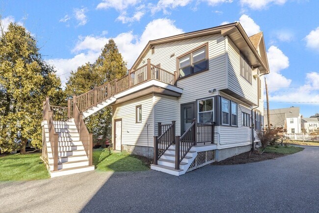 Building Photo - 33 Pearl St