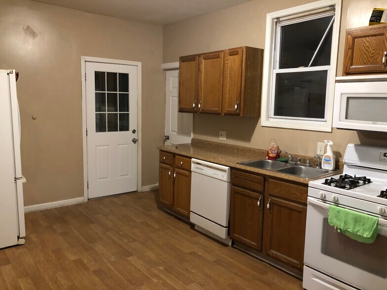 Building Photo - 801 W Michigan Ave