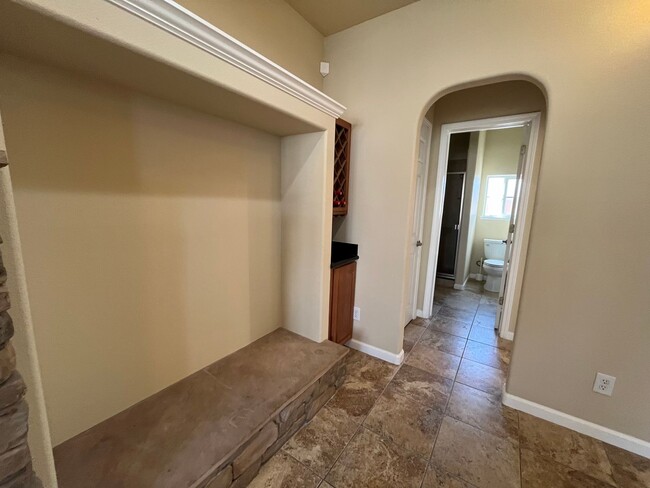 Building Photo - Upgraded and Beautiful Spacious 4 Bedroom ...