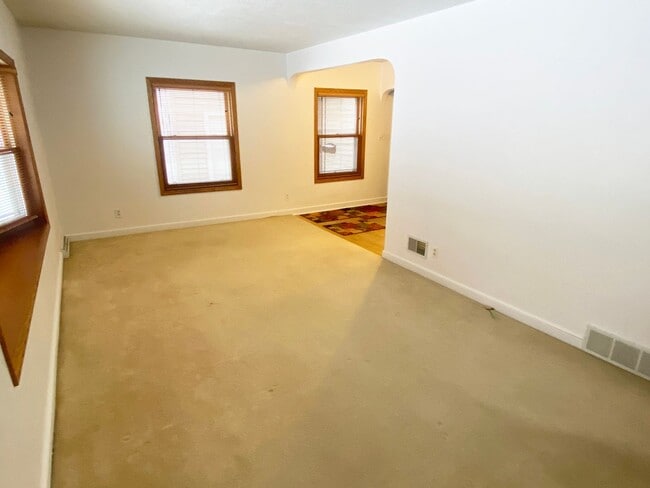 Building Photo - 2-Bedroom 1 Bath Ranch Style Home on Wausau's West Side