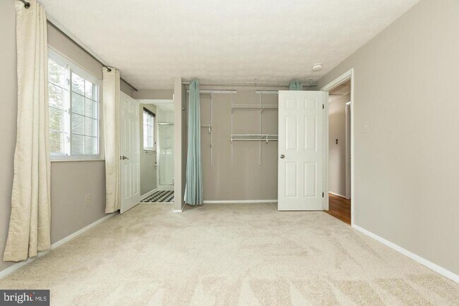 Building Photo - 1126 Riva Ridge Dr