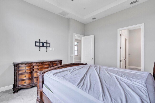 Building Photo - 9399 SW Pepoli Way