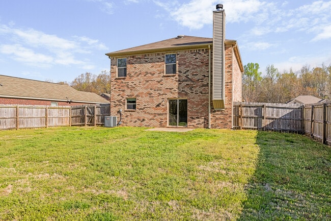 Building Photo - 138 Bermuda Lakes Dr