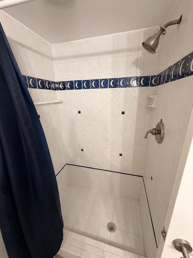 Building Photo - 6303 SW 116th Pl