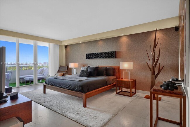Building Photo - 5600 Collins Ave