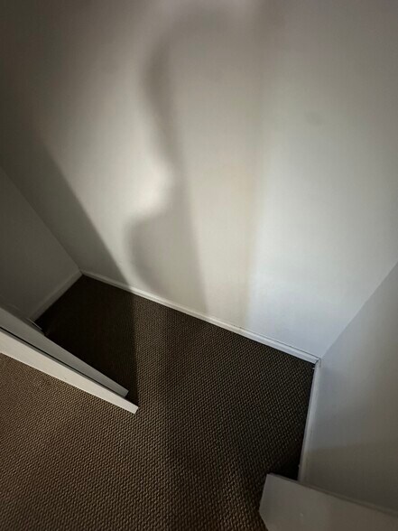 Building Photo - 405 Park Ave