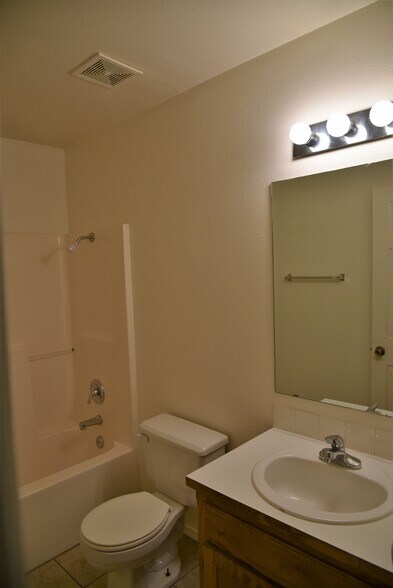 Building Photo - 428 Kays Ln