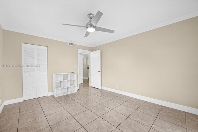 Building Photo - 8120 Geneva Ct