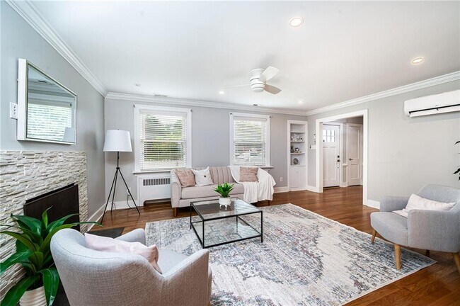 Building Photo - 4106 Grove Ave