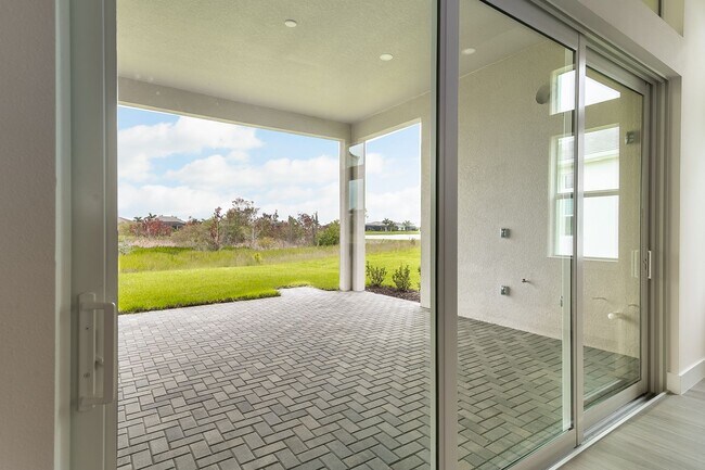 Building Photo - Exquisite 3-Bed 3.5-Bath Home in Prestigio...