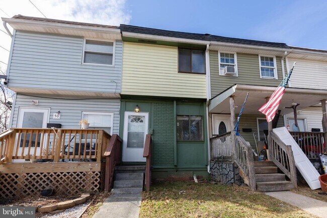 Building Photo - 48 Turf Ln