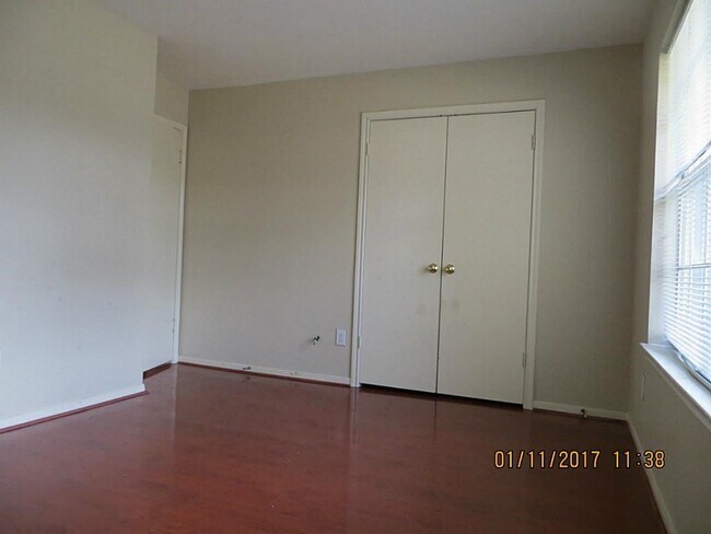 Building Photo - 5418 Baslow Dr