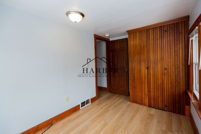 Building Photo - 15 8th St NW