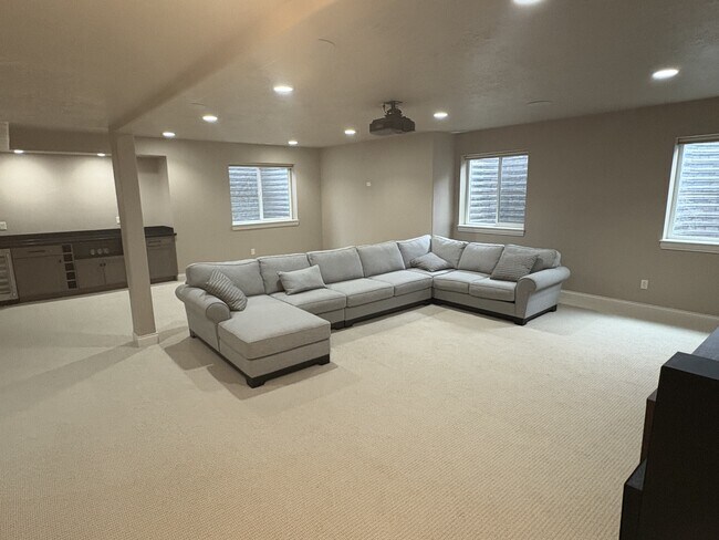 Building Photo - 431 N Fairway Dr